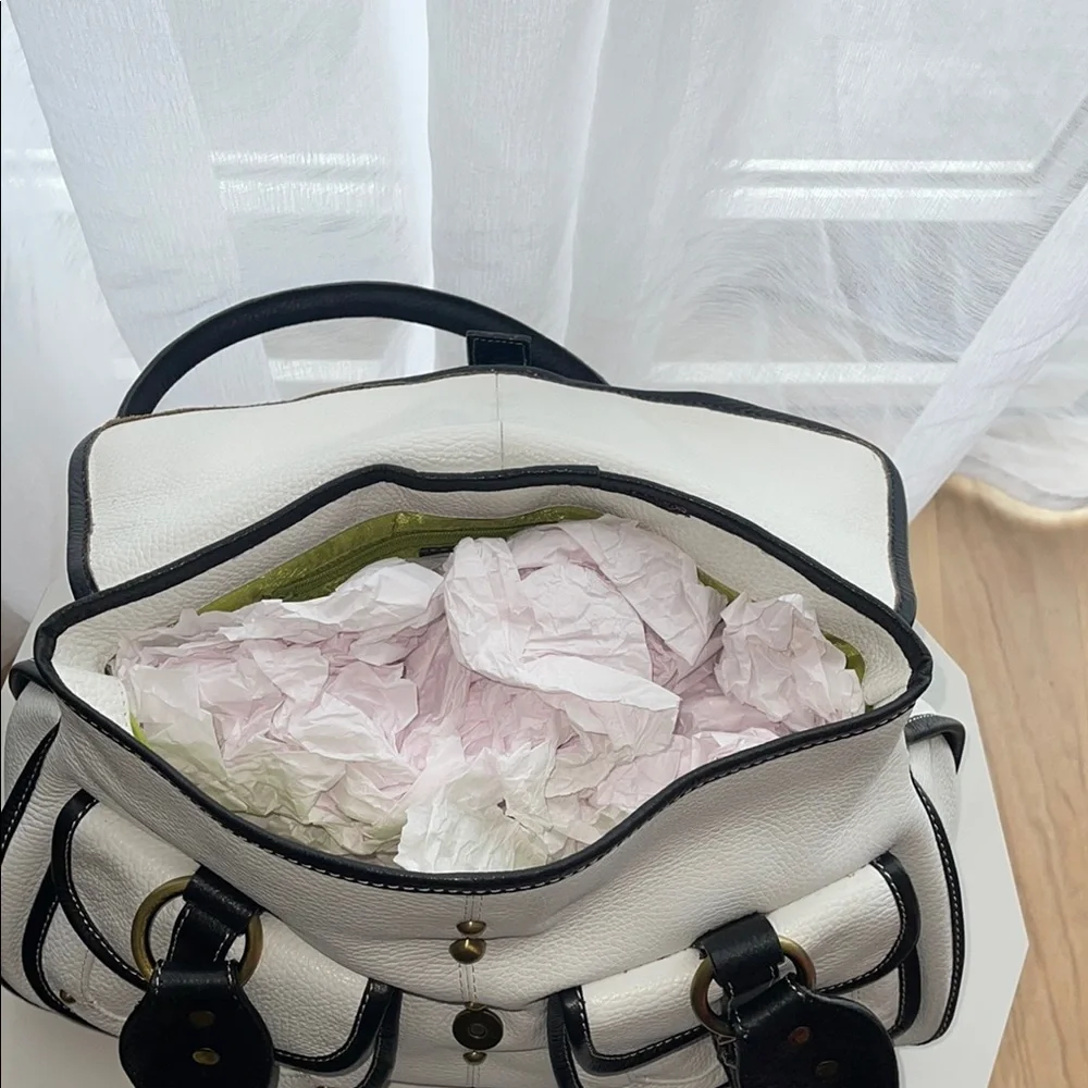 Stylish White and Navy Women's Handbag - Picture 9 of 16